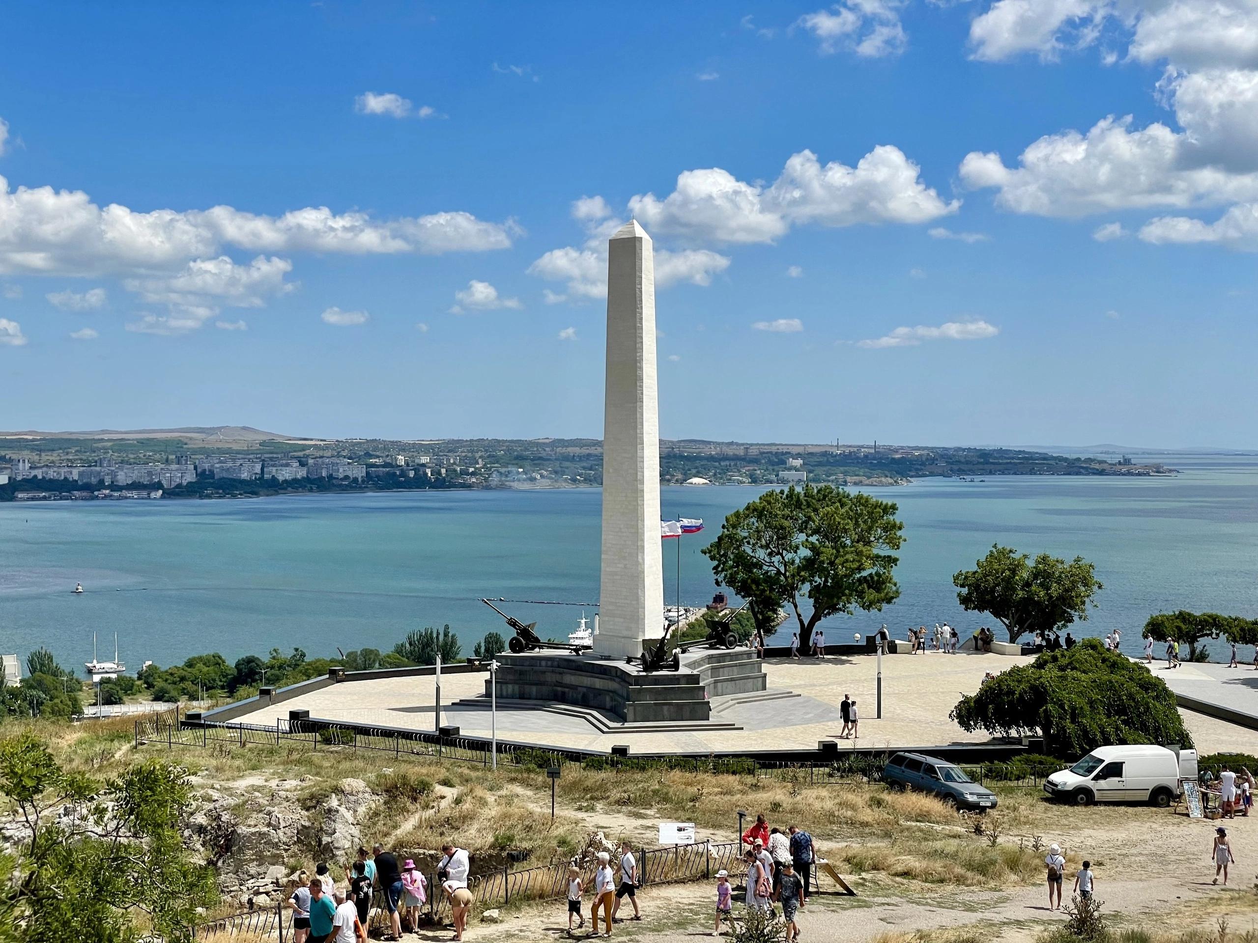 obelisk-mikhail-kobets.jpg