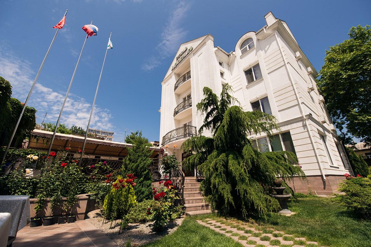 Отель Адмирал г. Севастополь, ул. Щербака, д. 22-А - Фото 2
